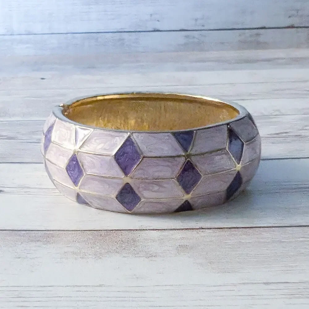 Vintage hinged bracelet